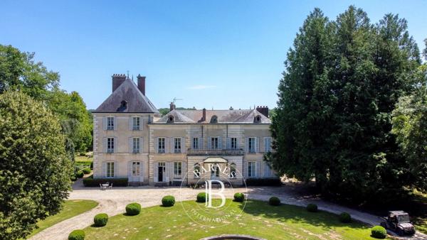 Auxerre, Propriété  540 m² à vendre