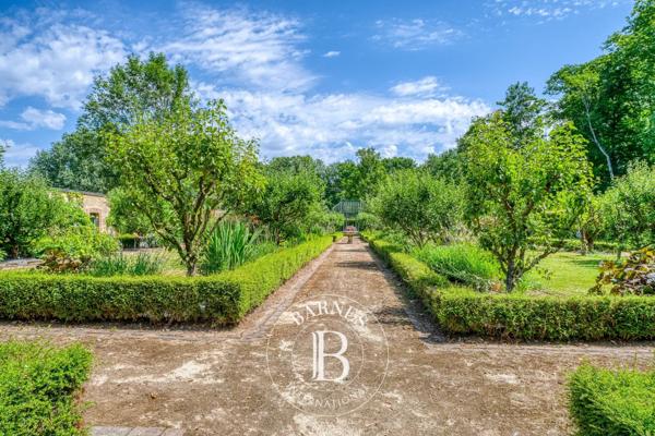 Auxerre, Propriété  540 m² à vendre