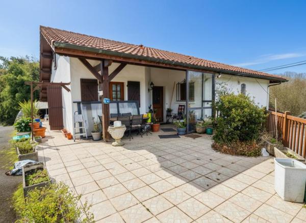 Viager occupée Maison de pays Mouguerre 10 pièce(s) 230 m2