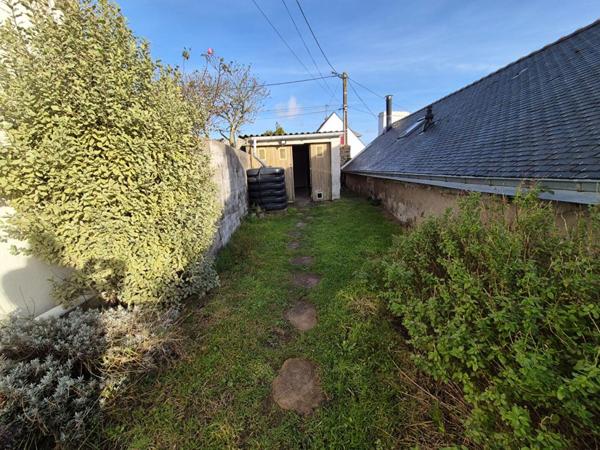 Charmant appartement de 60 m2 en rez-de-jardin (avec terrain de 150 m2 environ) dans un quartier calme sur les hauteurs d'Hennebont (Morbihan) à proximité du centre (500 m). (2 min de Hennebont centre, 10 min de Lanester, 10 min de Caudan, 19 min de Lorie