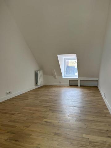 14600 Honfleur Appartement duplex 3 pièces refait à neuf  315 000 E