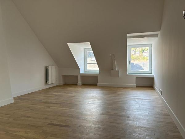 14600 Honfleur Appartement duplex 3 pièces refait à neuf  315 000 E