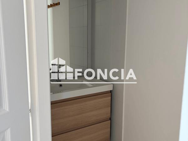 Location Appartement 5 pièces 140.92 m² - 16/18 RUE SAINT REMI Bordeaux 33000