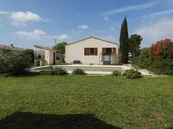Villa plain pied 114m² 4 chambres sur terrain arboré de 1398m² avec piscine 9x5