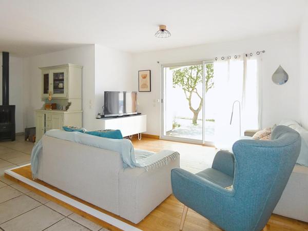 Villa plain pied 114m² 4 chambres sur terrain arboré de 1398m² avec piscine 9x5