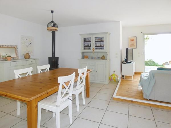 Villa plain pied 114m² 4 chambres sur terrain arboré de 1398m² avec piscine 9x5