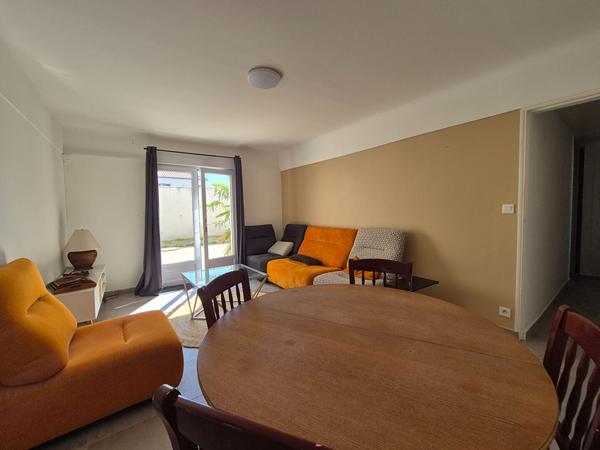 Appartement à deux pas de la mer