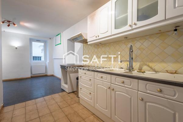 Maison avec 2 T3 indépendants, garage, cave, Rancenay