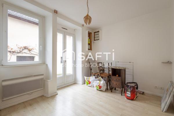 Maison avec 2 T3 indépendants, garage, cave, Rancenay