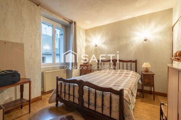 Maison avec 2 T3 indépendants, garage, cave, Rancenay