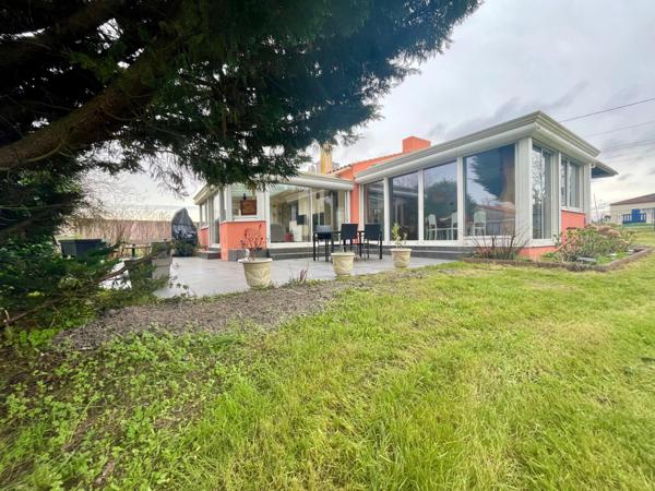 CHATEAU GUIBERT A 20 MIN LA ROCHE SUR YON VILLA 2/3 CHAMBRES AVEC LOCATAIRES EN PLACE JUSQU'EN 07/2026