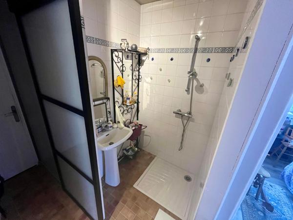 CHATEAU GUIBERT A 20 MIN LA ROCHE SUR YON VILLA 2/3 CHAMBRES AVEC LOCATAIRES EN PLACE JUSQU'EN 07/2026