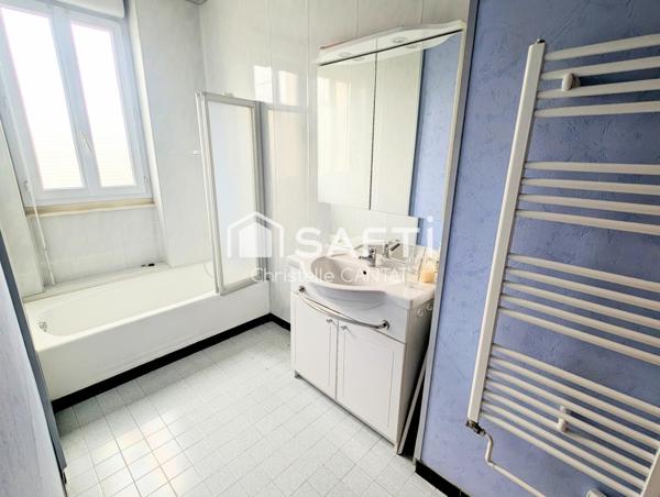 Maison 7 pièces, 6 chambres, terrain, garage.