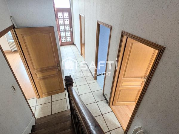 Maison 7 pièces, 6 chambres, terrain, garage.