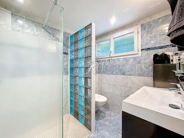 maison individuelle de 4 chambres et de 130m² sur un terrain de 1000m²