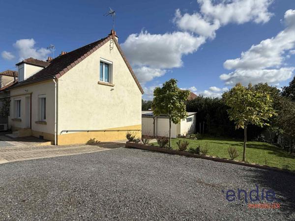 Maison mitoyenne entièrement rénovée,