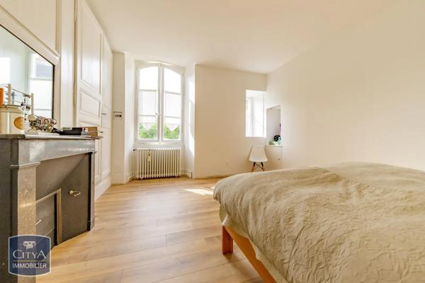 Maison à vendre 10 pièces 330m² Châteauroux (36000)
