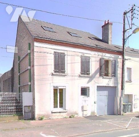 Appartement à Vendre à Fleury-les-Aubrais (45400) en Loiret (45)

Cet appartement dispose d'u...