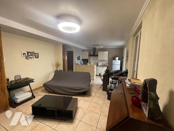 Appartement à Vendre à Fleury-les-Aubrais (45400) en Loiret (45)

Cet appartement dispose d'u...