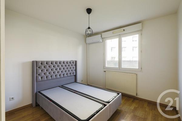 Appartement T5 à vendre  5 pièces - 108 m2 ECHIROLLES - 38