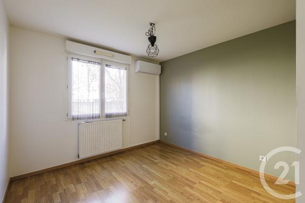 Appartement T5 à vendre  5 pièces - 108 m2 ECHIROLLES - 38