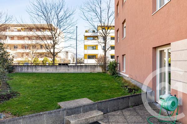 Appartement T5 à vendre  5 pièces - 108 m2 ECHIROLLES - 38