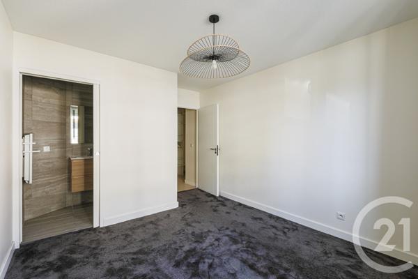 Appartement T5 à vendre  5 pièces - 108 m2 ECHIROLLES - 38