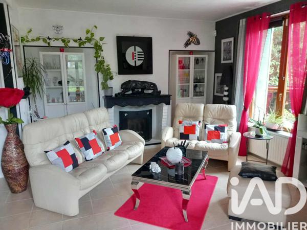 Maison à vendre 4 pièces 144 m² Bourg-et-Comin