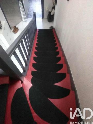 Maison à vendre 4 pièces 144 m² Bourg-et-Comin