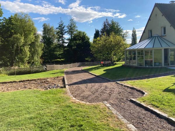 Belle Maison de 138 M2 en bon état pas de travaux à prévoir sur un terrain de 6241 M2 à Bonneville La Louvet