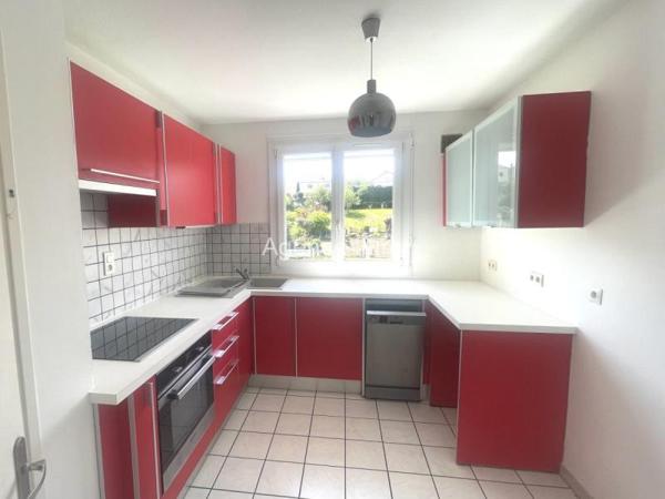 Appartement - Oloron-sainte-marie - Réf.:205395 BEL APPARTEMENT T4 AVEC CAVE - 3EME ETAGE - (BAISSE DE PRIX) (PAS D'ASCENSEUR)