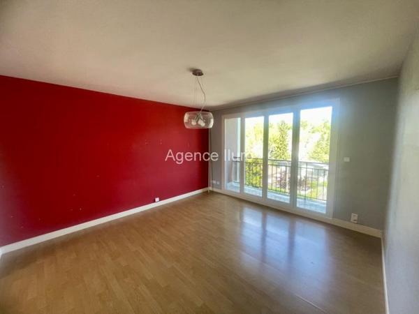Appartement - Oloron-sainte-marie - Réf.:205395 BEL APPARTEMENT T4 AVEC CAVE - 3EME ETAGE - (BAISSE DE PRIX) (PAS D'ASCENSEUR)