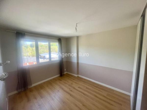 Appartement - Oloron-sainte-marie - Réf.:205395 BEL APPARTEMENT T4 AVEC CAVE - 3EME ETAGE - (BAISSE DE PRIX) (PAS D'ASCENSEUR)
