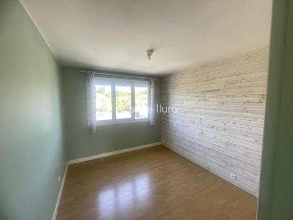 Appartement - Oloron-sainte-marie - Réf.:205395 BEL APPARTEMENT T4 AVEC CAVE - 3EME ETAGE - (BAISSE DE PRIX) (PAS D'ASCENSEUR)