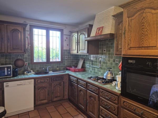 Saint-Rémy-de-Provence (13210) SAINT-REMY-DE-PCE (13210) - MAISON 5 CHAMBRES AVEC JARDIN ET GARAGE