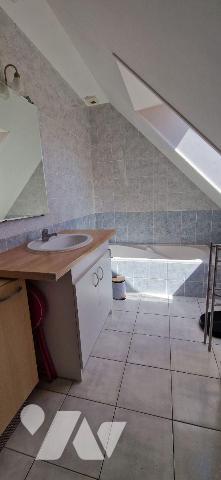 A 8 min de Rennes, à 300m du collège et du bus de Rennes metropole, proche des commerces et des...