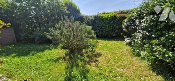 A 8 min de Rennes, à 300m du collège et du bus de Rennes metropole, proche des commerces et des...