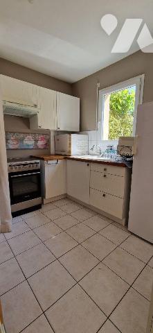 A 8 min de Rennes, à 300m du collège et du bus de Rennes metropole, proche des commerces et des...