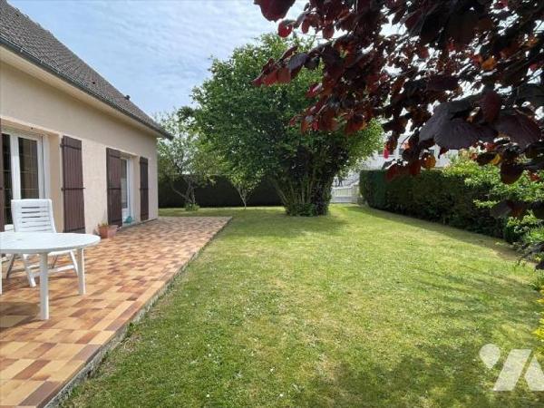 NOUVEAUTÉ A VENDRE A FALAISE chez " Des Notaires à Mes Côtés"
Une maison familiale très bien e...