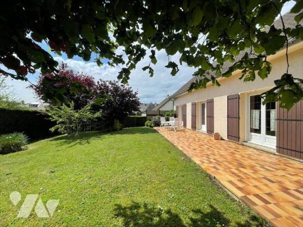 NOUVEAUTÉ A VENDRE A FALAISE chez " Des Notaires à Mes Côtés"
Une maison familiale très bien e...