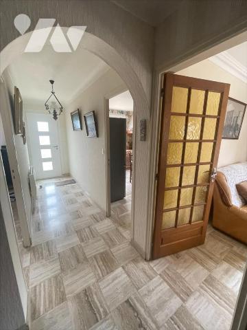 NOUVEAUTÉ A VENDRE A FALAISE chez " Des Notaires à Mes Côtés"
Une maison familiale très bien e...