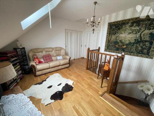 NOUVEAUTÉ A VENDRE A FALAISE chez " Des Notaires à Mes Côtés"
Une maison familiale très bien e...