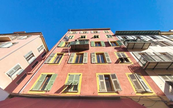 Appartement à vendre    4 pièces • 90 m2 Nice