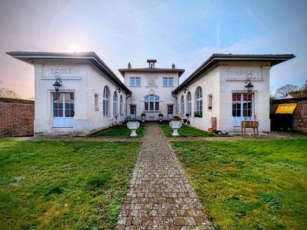 Vente Propriété 19 pièces 470 m2 à Crépy-en-Valois