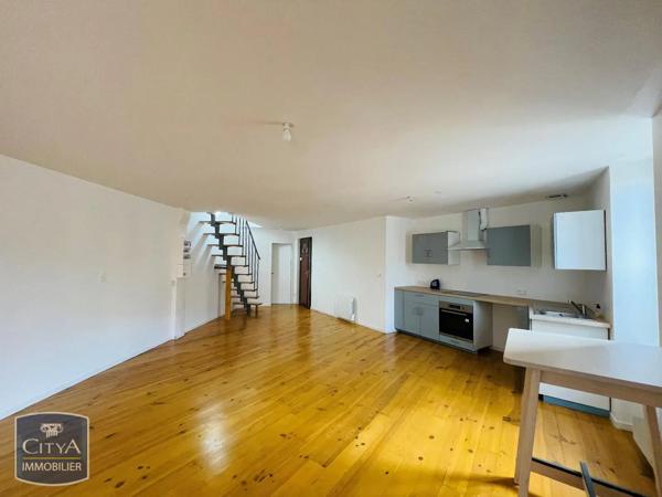 Appartement à louer 3 pièces 82.24m² Saint-Marcellin-en-Forez (42680)