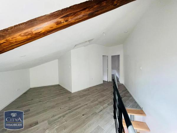 Appartement à louer 3 pièces 82.24m² Saint-Marcellin-en-Forez (42680)