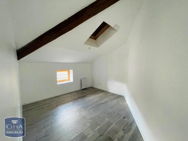 Appartement à louer 3 pièces 82.24m² Saint-Marcellin-en-Forez (42680)