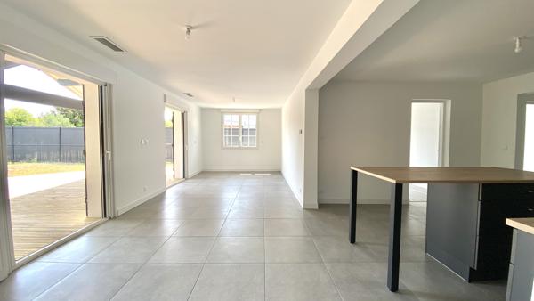 Pessac (33600) MAGONTY - Maison rénovée avec studio 148 m² et Garage sur 1200 m²