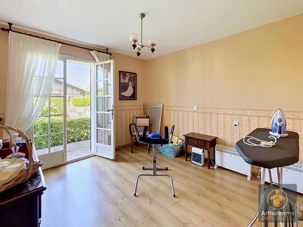 Vente                                                      Maison
                        
                     6 pièces                      142 m2                     à Mimizan