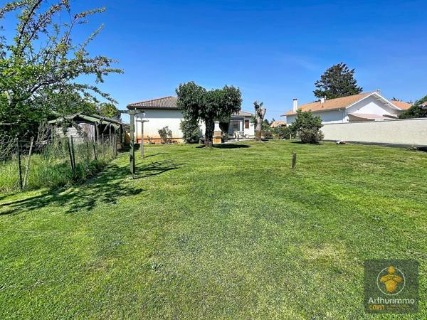 Vente                                                      Maison
                        
                     6 pièces                      142 m2                     à Mimizan